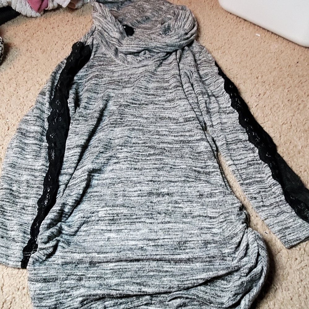 Misalanious clothes - Picture 4 of 4